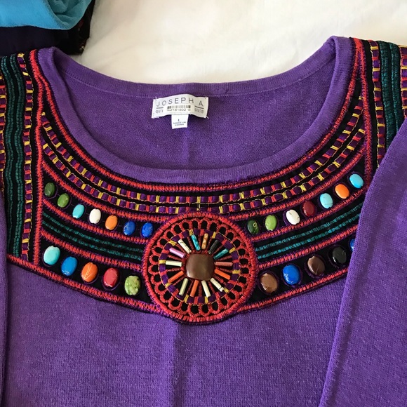 Lovely deep lavender sweater - Picture 2 of 3